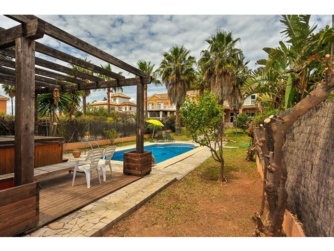 Villa kaufen in Marbella, 509 m² Grundstück, 151 m² Wohnfläche, 4 Zimmer