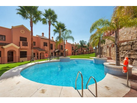 Stadthaus kaufen in Estepona, 106 m² Wohnfläche, 3 Zimmer