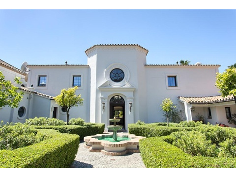 Villa kaufen in San Pedro de Alcántara, 5.790 m² Grundstück, 1.305 m² Wohnfläche, 11 Zimmer