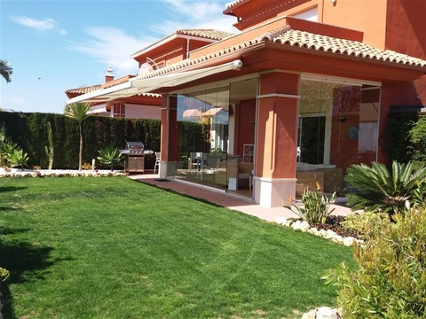 Villa kaufen in Marbella, 340 m² Grundstück, 171 m² Wohnfläche, 3 Zimmer