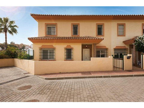 Villa kaufen in Mijas, 202 m² Grundstück, 147 m² Wohnfläche, 3 Zimmer