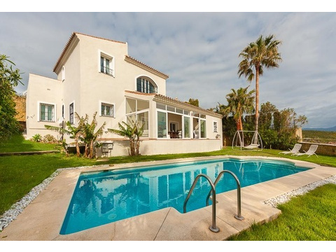 Villa kaufen in Manilva, 800 m² Grundstück, 363 m² Wohnfläche, 4 Zimmer