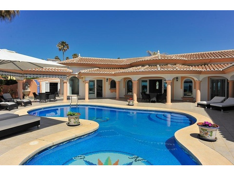 Villa kaufen in Mijas, 1.127 m² Grundstück, 201 m² Wohnfläche, 3 Zimmer