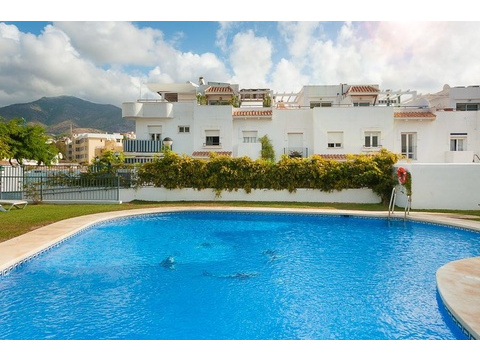 Stadthaus kaufen in Fuengirola, 165 m² Wohnfläche, 4 Zimmer