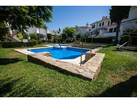 Stadthaus kaufen in Estepona, 172 m² Wohnfläche, 3 Zimmer