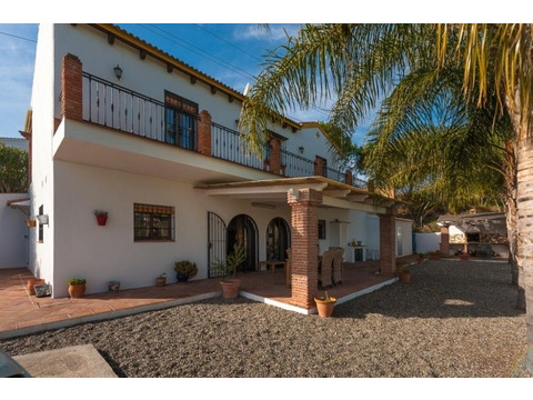 Haus kaufen in Alhaurín el Grande, 2.649 m² Grundstück, 248 m² Wohnfläche, 4 Zimmer
