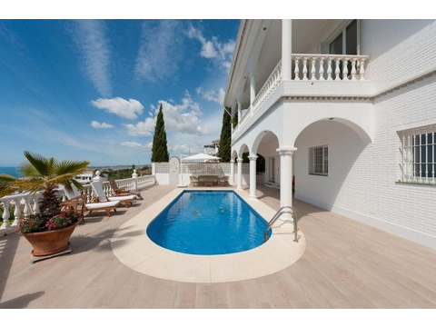 Villa kaufen in Benalmádena, 829 m² Grundstück, 259 m² Wohnfläche, 5 Zimmer
