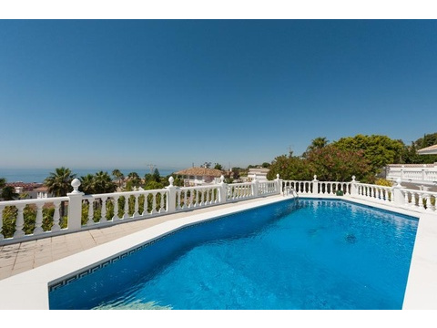 Villa kaufen in Benalmádena, 1.800 m² Grundstück, 550 m² Wohnfläche, 6 Zimmer