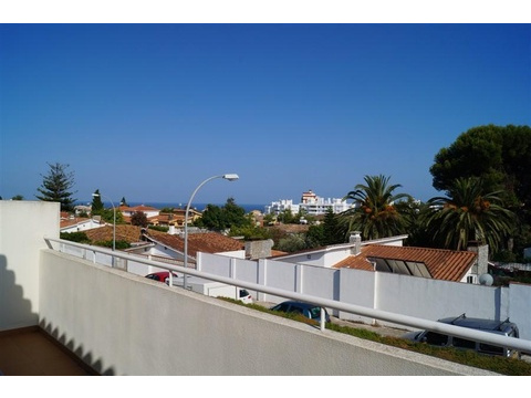 Stadthaus kaufen in Benalmádena, 265 m² Grundstück, 179 m² Wohnfläche, 3 Zimmer