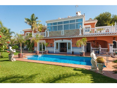 Villa kaufen in La Cala de Mijas, 785 m² Grundstück, 239 m² Wohnfläche, 2 Zimmer