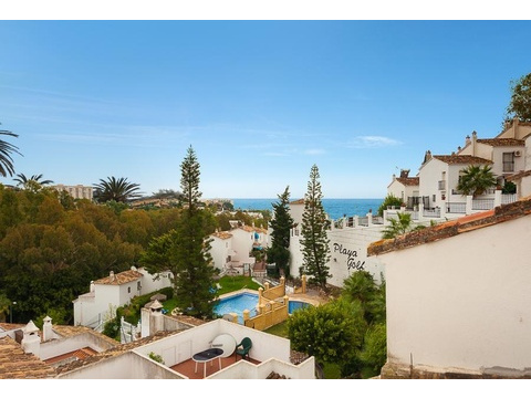 Stadthaus kaufen in Benalmádena, 194 m² Wohnfläche, 4 Zimmer
