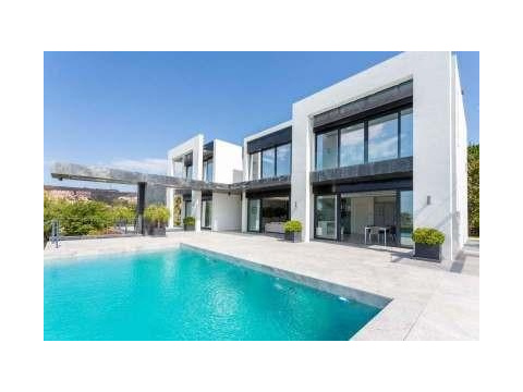 Villa kaufen in Benahavís, 2.185 m² Grundstück, 774 m² Wohnfläche, 4 Zimmer