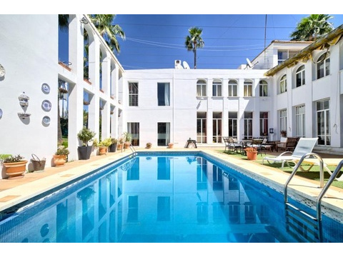 Villa kaufen in Nueva Andalucía, 1.003 m² Grundstück, 184 m² Wohnfläche, 5 Zimmer