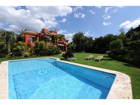 Villa kaufen in Marbella, 2.029 m² Grundstück, 1.229 m² Wohnfläche, 5 Zimmer