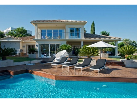 Villa kaufen in Nueva Andalucía, 1.880 m² Grundstück, 331 m² Wohnfläche, 5 Zimmer