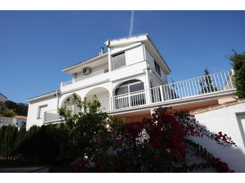 Villa kaufen in Marbella, 670 m² Grundstück, 330 m² Wohnfläche, 4 Zimmer