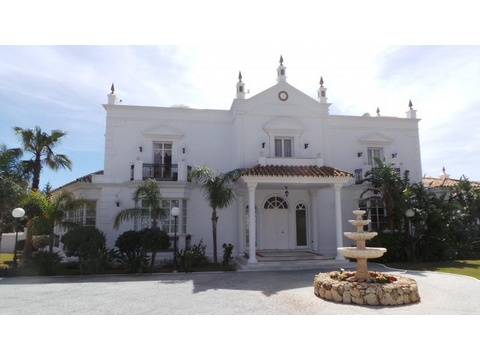 Villa kaufen in Mijas, 5.000 m² Grundstück, 1.000 m² Wohnfläche, 7 Zimmer
