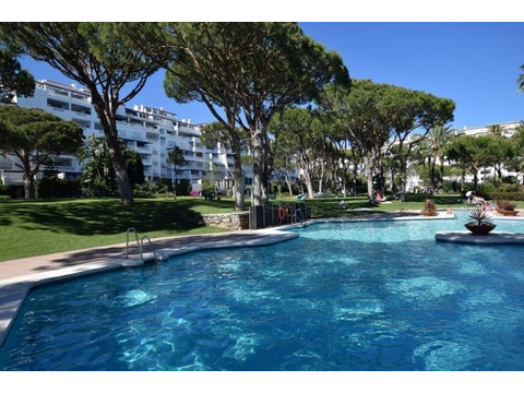 Wohnung kaufen in Marbella, 300 m² Wohnfläche, 2 Zimmer
