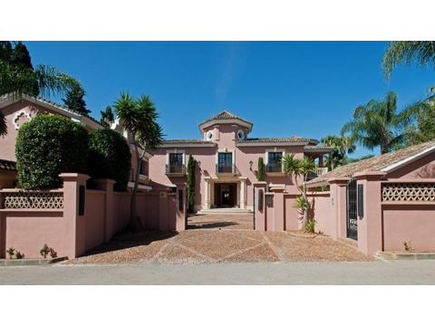 Villa kaufen in San Pedro de Alcantara, 3.923 m² Grundstück, 955 m² Wohnfläche, 8 Zimmer