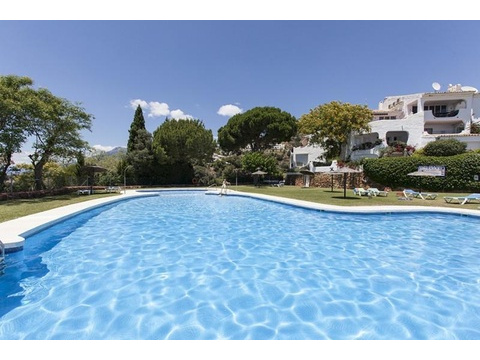 Haus kaufen in Marbella, 55 m² Grundstück, 218 m² Wohnfläche, 4 Zimmer