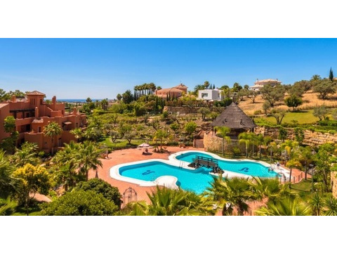 Wohnung kaufen in Nueva Andalucía, 140 m² Wohnfläche, 2 Zimmer