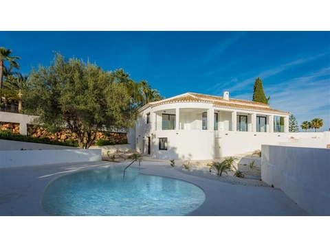 Villa kaufen in Marbella, 1.029 m² Grundstück, 270 m² Wohnfläche, 5 Zimmer