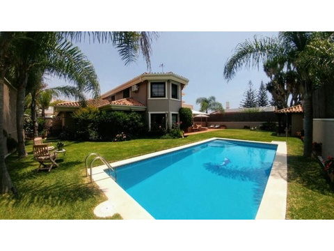Villa kaufen in San Pedro de Alcantara, 800 m² Grundstück, 344 m² Wohnfläche, 5 Zimmer