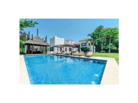 Villa kaufen in San Pedro de Alcantara, 3.138 m² Grundstück, 794 m² Wohnfläche, 5 Zimmer