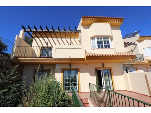 Reihenhaus kaufen in Marbella, 297 m² Grundstück, 305 m² Wohnfläche, 4 Zimmer