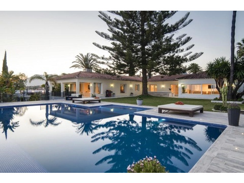 Villa kaufen in Marbella, 3.000 m² Grundstück, 950 m² Wohnfläche, 10 Zimmer