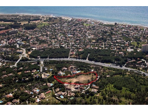 Grundstück kaufen in Marbella, 11.200 m² Grundstück