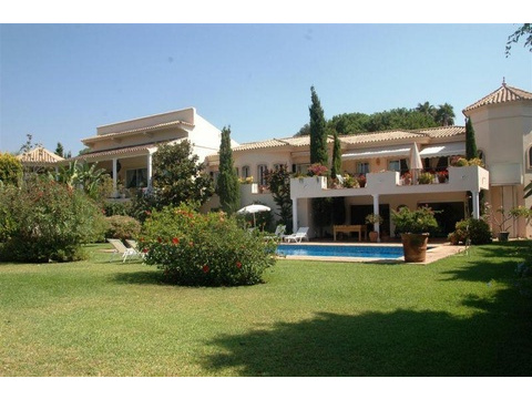 Villa kaufen in San Pedro de Alcantara, 3.059 m² Grundstück, 934 m² Wohnfläche, 4 Zimmer