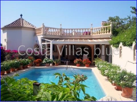 Villa kaufen in Dénia, 954 m² Grundstück, 250 m² Wohnfläche, 5 Zimmer