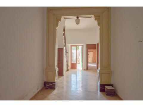 Stadthaus kaufen in Llucmajor, 404 m² Grundstück, 410 m² Wohnfläche, 4 Zimmer