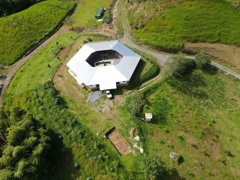 Einfamilienhaus kaufen, 89.000 m² Grundstück, 528 m² Wohnfläche, 4 Zimmer