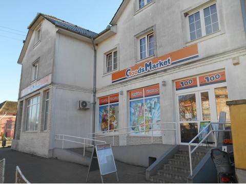 Verkaufsfläche kaufen in Kunszentmárton, 340 m² Verkaufsfläche