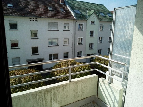 Etagenwohnung mieten in Saarbrücken, mit Garage, mit Stellplatz, 48 m² Wohnfläche, 2 Zimmer