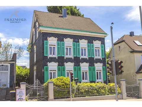Einfamilienhaus kaufen in Remscheid, mit Garage, mit Stellplatz, 716 m² Grundstück, 145 m² Wohnfläche, 8 Zimmer