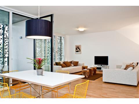 Etagenwohnung mieten in Berlin, mit Garage, 120 m² Wohnfläche, 3 Zimmer