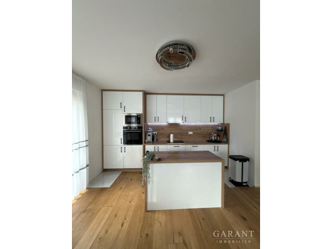 Etagenwohnung kaufen in München, mit Garage, 80 m² Wohnfläche, 3 Zimmer