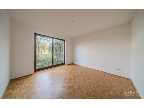 Terrassenwohnung kaufen in München, mit Garage, 61 m² Wohnfläche, 2 Zimmer