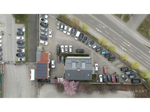 Mehrfamilienhaus kaufen in Augsburg, mit Stellplatz, 1.587 m² Grundstück, 157 m² Wohnfläche, 10 Zimmer