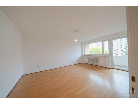 Etagenwohnung kaufen in München, mit Stellplatz, 75 m² Wohnfläche, 3 Zimmer