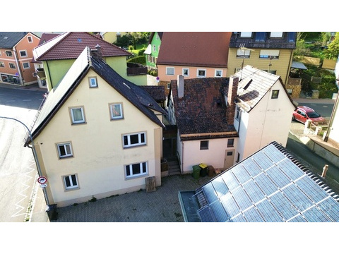 Einfamilienhaus kaufen in Wilhermsdorf, mit Stellplatz, 393 m² Grundstück, 193 m² Wohnfläche, 7 Zimmer