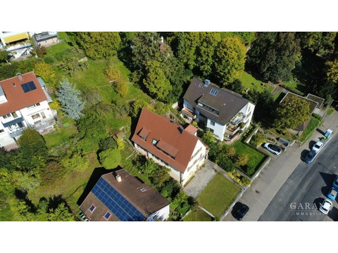 Zweifamilienhaus kaufen in Stuttgart, mit Garage, 929 m² Grundstück, 198 m² Wohnfläche, 7,5 Zimmer