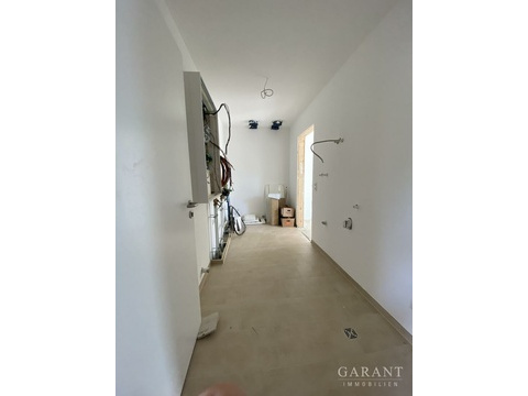 Technikraum Blick vom Garageneingang