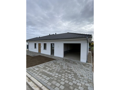 Haus kaufen in Schlüsselfeld, mit Garage, 467 m² Grundstück, 113 m² Wohnfläche, 3 Zimmer