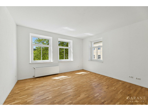 Haus kaufen in Bad Griesbach im Rottal, mit Garage, 340 m² Grundstück, 215 m² Wohnfläche, 8 Zimmer