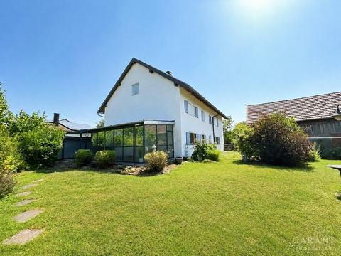 Mehrfamilienhaus kaufen in Neumarkt-Sankt Veit, mit Garage, 1.600 m² Grundstück, 216 m² Wohnfläche, 9,5 Zimmer