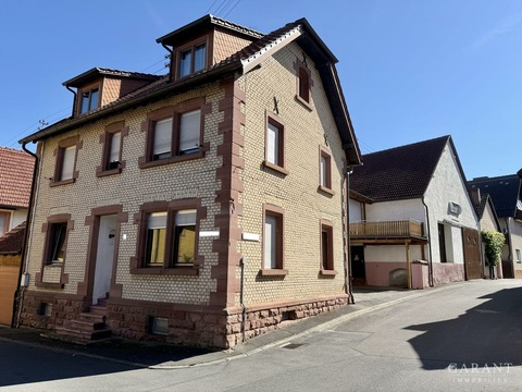 Einfamilienhaus kaufen in Tauberbischofsheim, mit Garage, 359 m² Grundstück, 190 m² Wohnfläche, 7 Zimmer